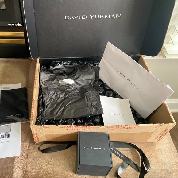 Authentic David Yurman Crossover Wide Ring with Diamonds - Picture 8 of 11